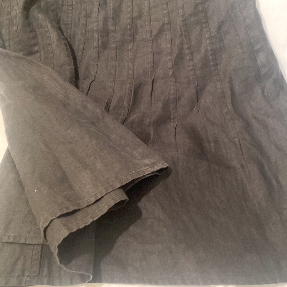 Ann Taylor Loft Black Linen A-Line Skirt with Pleat Detail. Size 4.